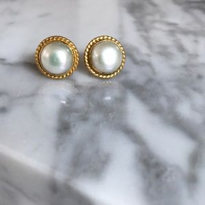 Julie Vos pearl stud earrings